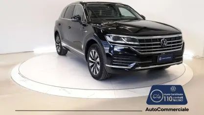 Usata VW Touareg Elegance 231 CV (169 kW) 2023 Nero SUV