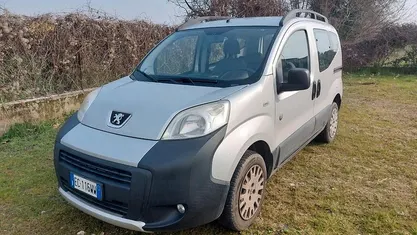 Usata Peugeot Bipper Outdoor 70 CV (51 kW) 2010 Grigio Monovolume