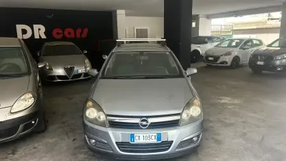 Usata Opel Astra Cosmo 120 CV (88 kW) 2005 Grigio Station wagon