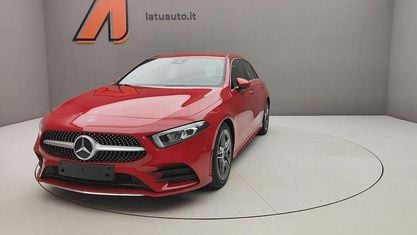 Usado Mercedes A180 AMG line 116 CV (85 kW) 2020 Rojo Utilitario