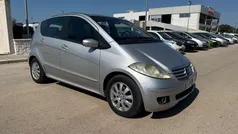 Grigio Usata 2004 Mercedes A180 Elegance Tre volumi | 1400 € (Ottimo prezzo)