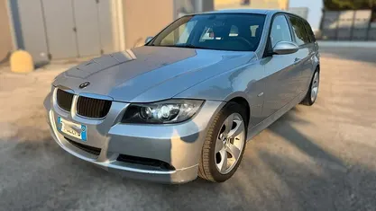 Begagnad BMW 320 Comfort Edition 163 HK (119 kW) 2007 Grå Kombi