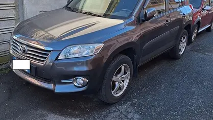 Gray Usata 2010 Toyota RAV4 Pick-up | 7500 € (Buon prezzo)