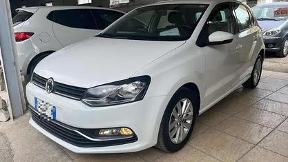 Vari colori Usata 2017 VW Polo Tre volumi | 7500 € (Ottimo prezzo)