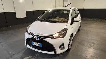 Usata 2017 Toyota Yaris Hybrid Business Edition Utilitaria | 11.990 € (Buon prezzo)