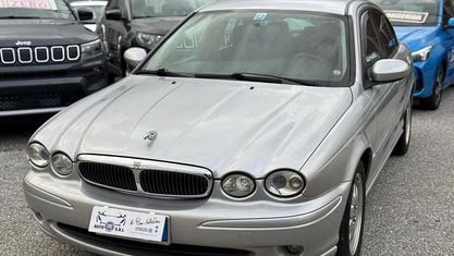 Usata Jaguar X-type Luxury 131 CV (96 kW) 2004 Grigio Berlina