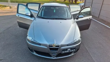 Usata Alfa Romeo 147 Exclusive 120 CV (88 kW) 2006 Grigio Utilitaria