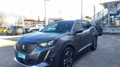 Usata 2021 Peugeot 2008 Allure SUV | 17.400 € (Buon prezzo)