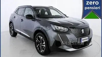 Używany Peugeot 2008 Allure 102 KM (75 kW) 2022 Szary SUV