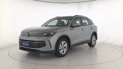 Usata VW Tiguan Life 150 CV (110 kW) 2024 Dolomite silver metallizzato SUV