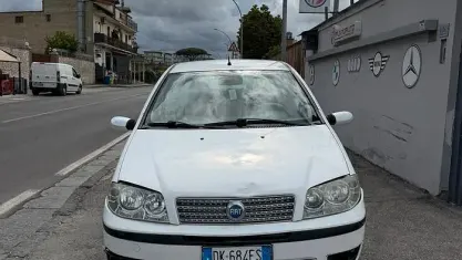 Usata Fiat Punto 80 CV (58 kW) 2003 Bianco Utilitaria