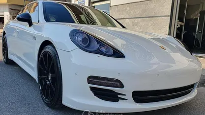 Usata Porsche Panamera 400 CV (294 kW) 2011 Bianco Utilitaria