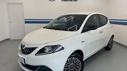 Usata Lancia Ypsilon Gold 69 CV (50 kW) 2024 Bianco Utilitaria