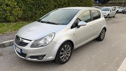 Usata Opel Corsa 80 CV (58 kW) 2010 Utilitaria