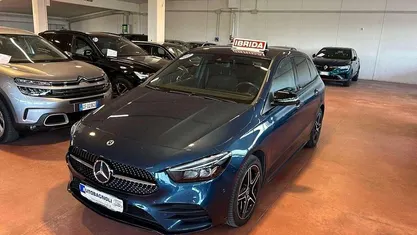 Blu Usata 2022 Mercedes B250e Premium Monovolume | 25.600 € (Buon prezzo)