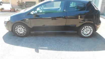 Usata Fiat Punto Evo S 95 CV (69 kW) 2012 Nero Utilitaria