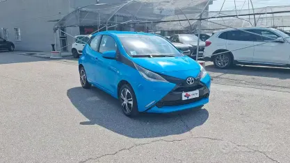 Usata Toyota Aygo Cool 69 CV (50 kW) 2017 Bluazzurro Utilitaria
