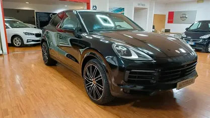 Usata Porsche Cayenne Platinum Edition 340 CV (250 kW) 2022 Nero SUV