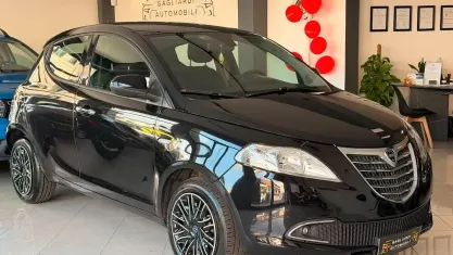 Usata Lancia Ypsilon S 95 CV (69 kW) 2015 Bluazzurro Utilitaria