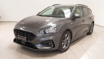 Usata Ford Focus ST-Line 120 CV (88 kW) 2021 Grigio Station wagon