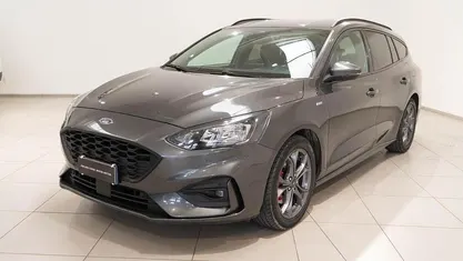 Usata Ford Focus ST-Line 120 CV (88 kW) 2021 Grigio Station wagon