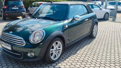 Usata Mini Cooper D Cabriolet 111 CV (81 kW) 2014 Verde Cabrio