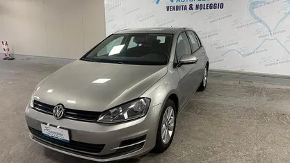 Grigio Usata 2016 VW Golf VII Comfortline Tre volumi | 5990 € (Super prezzo)