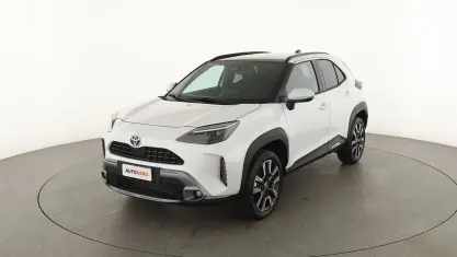 Nuova Toyota Yaris Hybrid Lounge 131 CV (96 kW) 2026 Bianco