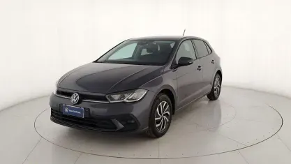 Usata VW Polo Life 80 CV (58 kW) 2023 Grigio Utilitaria