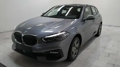 Usata BMW 118 Advantage 136 CV (100 kW) 2022 Grigio pastello Utilitaria
