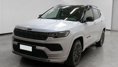 Używany Jeep Compass 131 KM (96 kW) 2022 Srebrny SUV