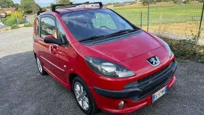 Usata Peugeot 1007 73 CV (53 kW) 2009 Rosso Monovolume