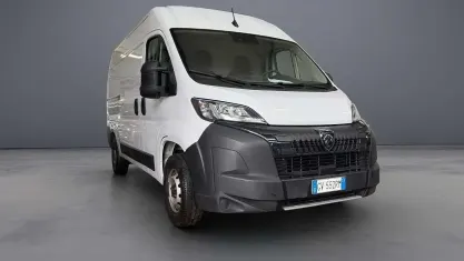 Usata Peugeot Boxer 140 CV (102 kW) 2024 Kaolin white Furgone