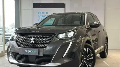 Usata Peugeot 2008 Allure 101 CV (74 kW) 2021 Grigio SUV