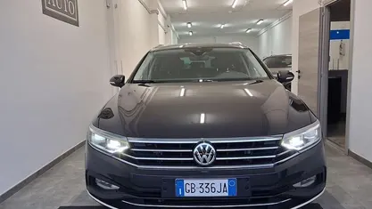Nero Usata 2020 VW Passat Executive Station wagon | 17.900 € (Buon prezzo)