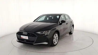 Nero metallizzato Usata 2025 Audi A3 Advanced Tre volumi | 34.900 € (Ottimo prezzo)