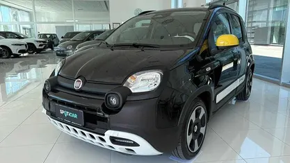 Usata Fiat Panda Cross Cross 65 CV (47 kW) 2025 Nero Utilitaria