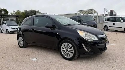 Usata Opel Corsa 75 CV (55 kW) 2011 Utilitaria