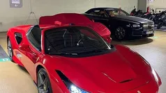Rosso corsa Usata 2023 Ferrari F8 Cabrio | 346.500 € (Super prezzo)