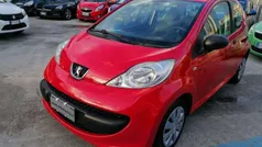 Rosso Usata 2008 Peugeot 107 Access Due volumi | 2900 € (Buon prezzo)