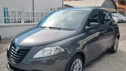 Usata Lancia Ypsilon S 69 CV (50 kW) 2014 Grigio Utilitaria