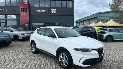 Bianco Usata 2023 Alfa Romeo Tonale Sprint SUV | 27.800 € (Buon prezzo)