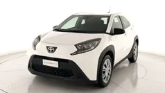 Bianco Usata 2023 Toyota Aygo Active Due volumi | 14.300 € (Buon prezzo)