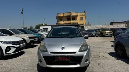 Usata Renault Clio II Dynamique 75 CV (55 kW) 2010 Grigio Berlina