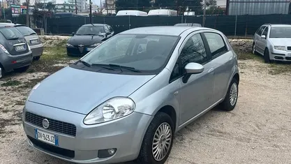 Usata Fiat Grande Punto Active 69 CV (50 kW) 2009 Argento Utilitaria