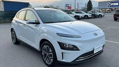 Usata Hyundai Kona XPrime 25 kW (35 CV) 2021 Bianco SUV