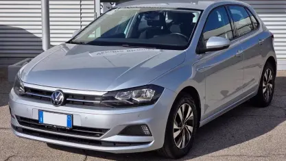 Usata VW Polo Comfortline 90 CV (66 kW) 2021 Argento metallizzato Utilitaria