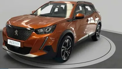 Usata Peugeot 2008 Allure 131 CV (96 kW) 2020 Arancione SUV