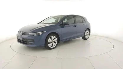 Usata VW Golf VIII Edition 150 CV (110 kW) 2024 Anemone blue metallizzato Berlina