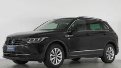 Nero Usata 2023 VW Tiguan Life SUV | 32.800 € (Buon prezzo)